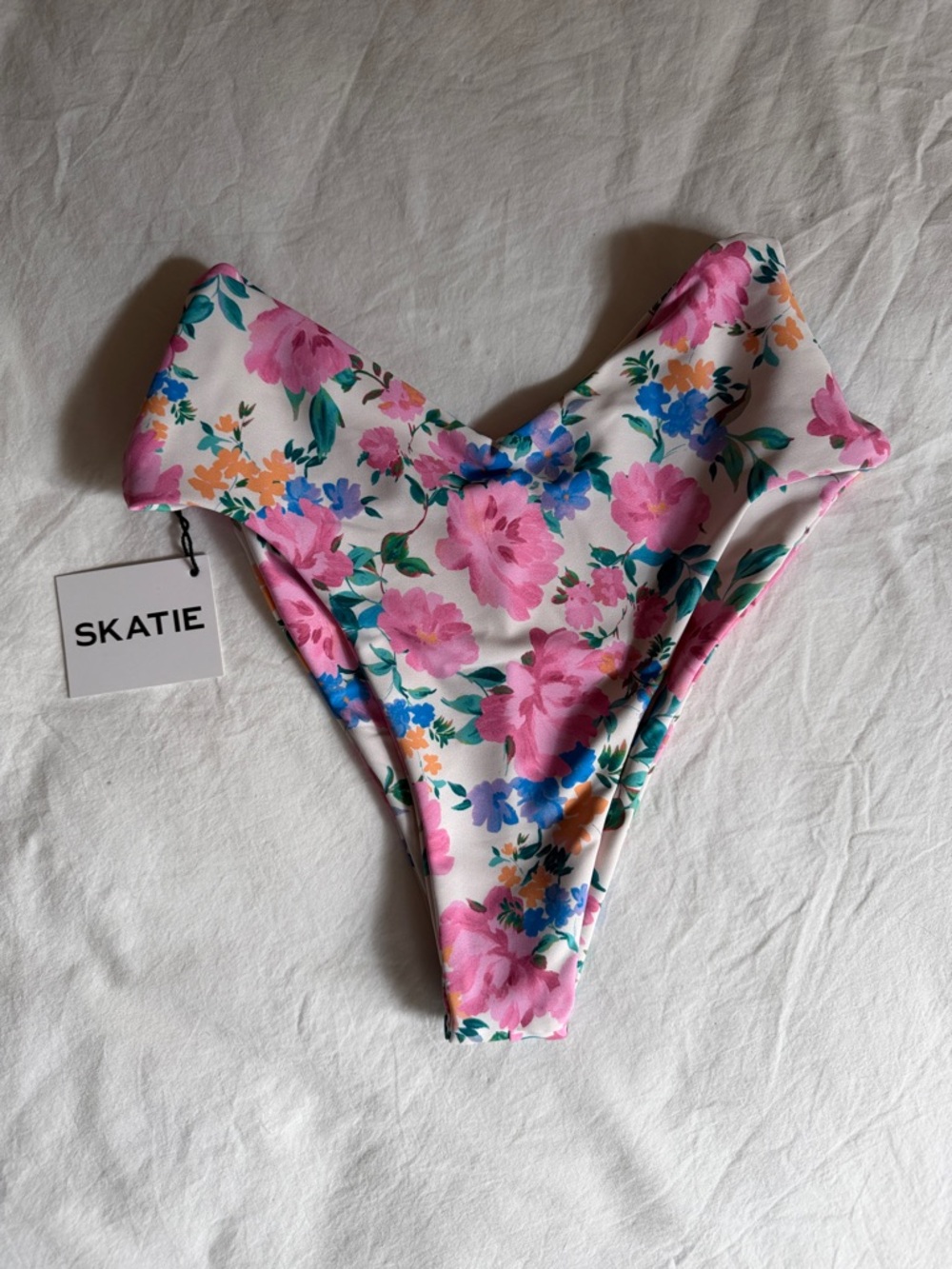 Skatie Melly Bottoms Bouquet NWT XS - Pink Floral High-Cut V-Waist Bikini